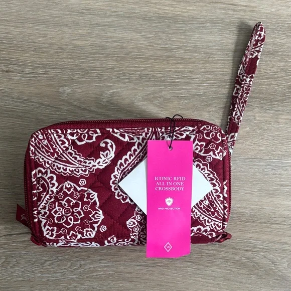 Alabama Vera Bradley Crimson Paisley Wristlet - Picture 3 of 3